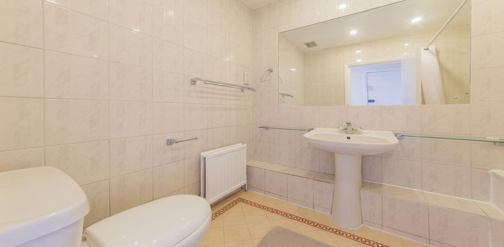 			LET, 2 Bedroom, 1 bath, 1 reception Flat			 Priory Road, WEST HAMPSTEAD